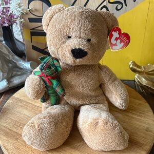 This is a Ty Pluffies "Beary Merry" the Bear plush toy 🧸